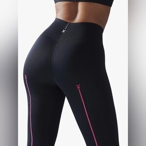 Savage x fenty Hotline High-Waist Legging Size L Waist 29", Inseam 26"